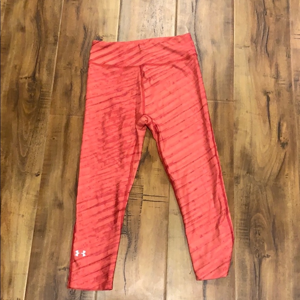 Pink Under Armour Cropped Leggings, Size XS